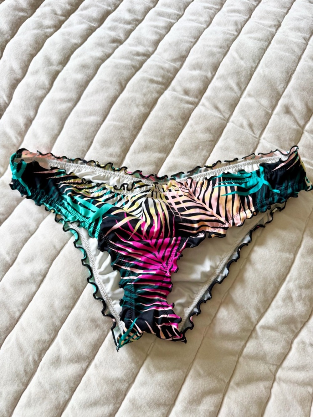 Shade & Shore Bikini Bottoms Medium Tropical Ruffle Ruched Cheeky Swim